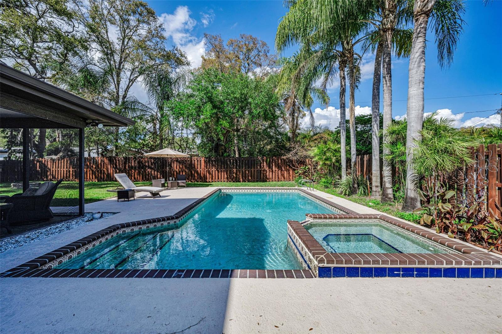 ROSETREE COURT - Residential