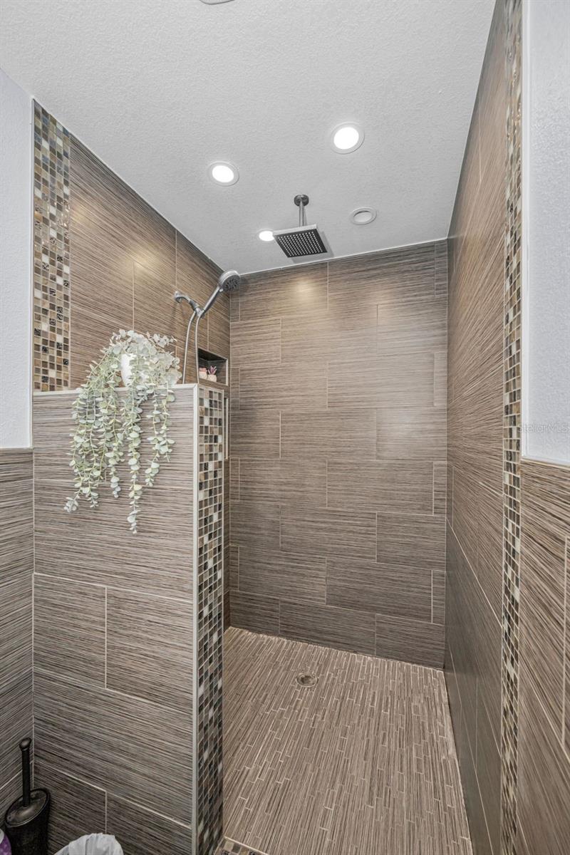 ROSETREE COURT - Residential