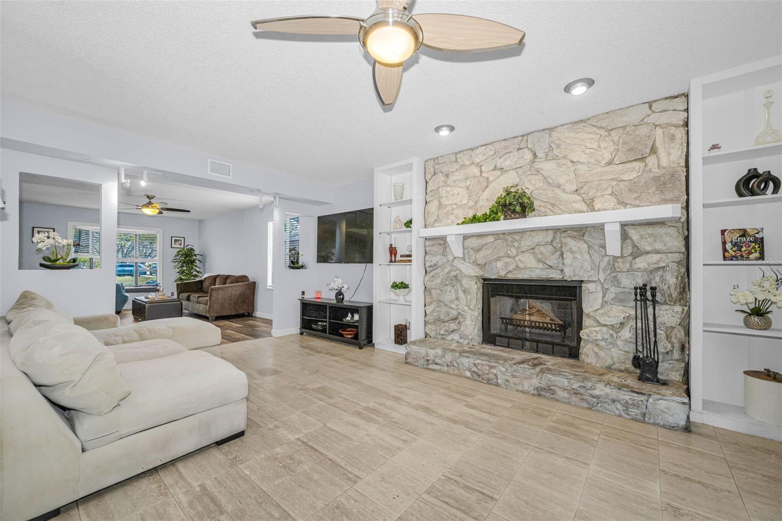 ROSETREE COURT - Residential