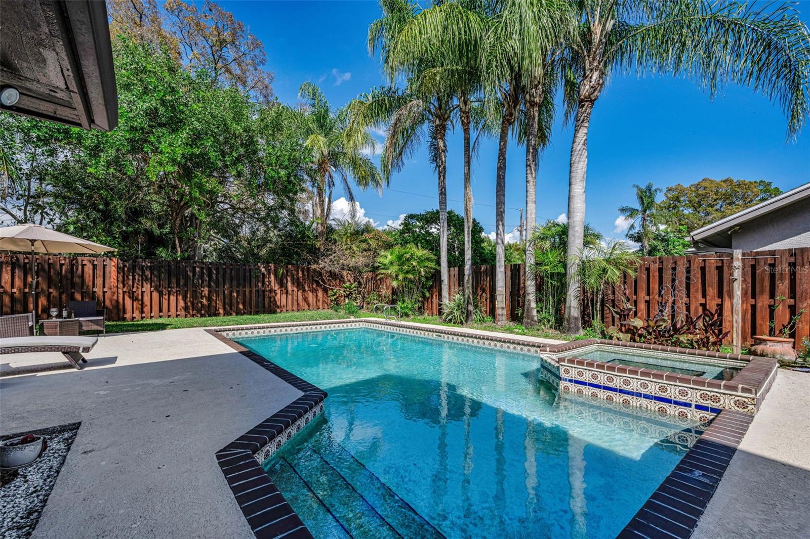 ROSETREE COURT - Residential