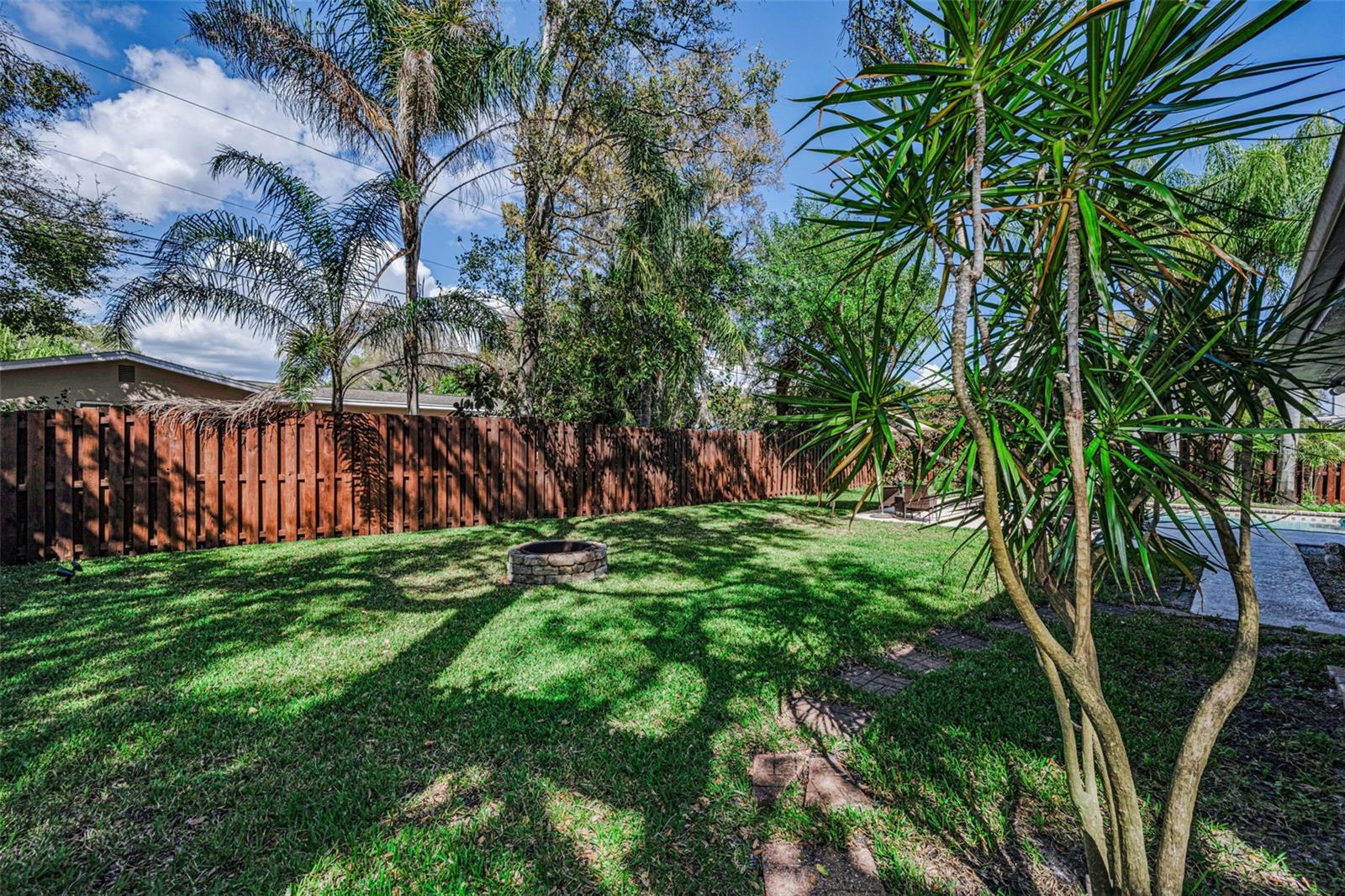 ROSETREE COURT - Residential