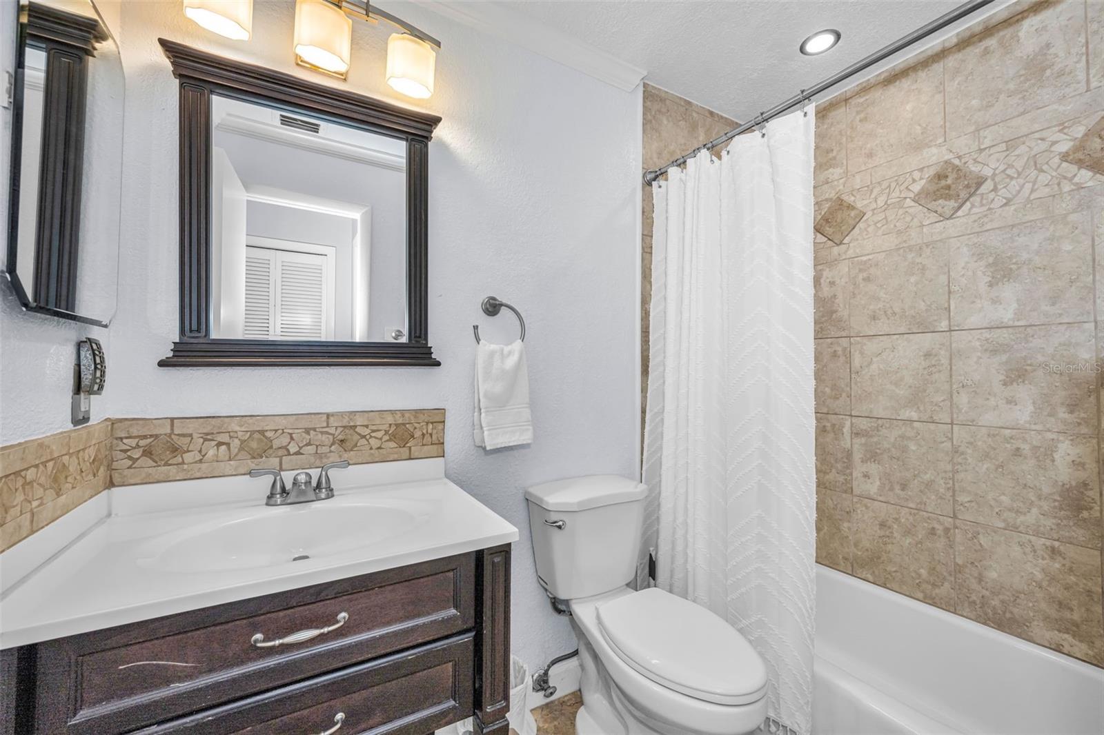 ROSETREE COURT - Residential