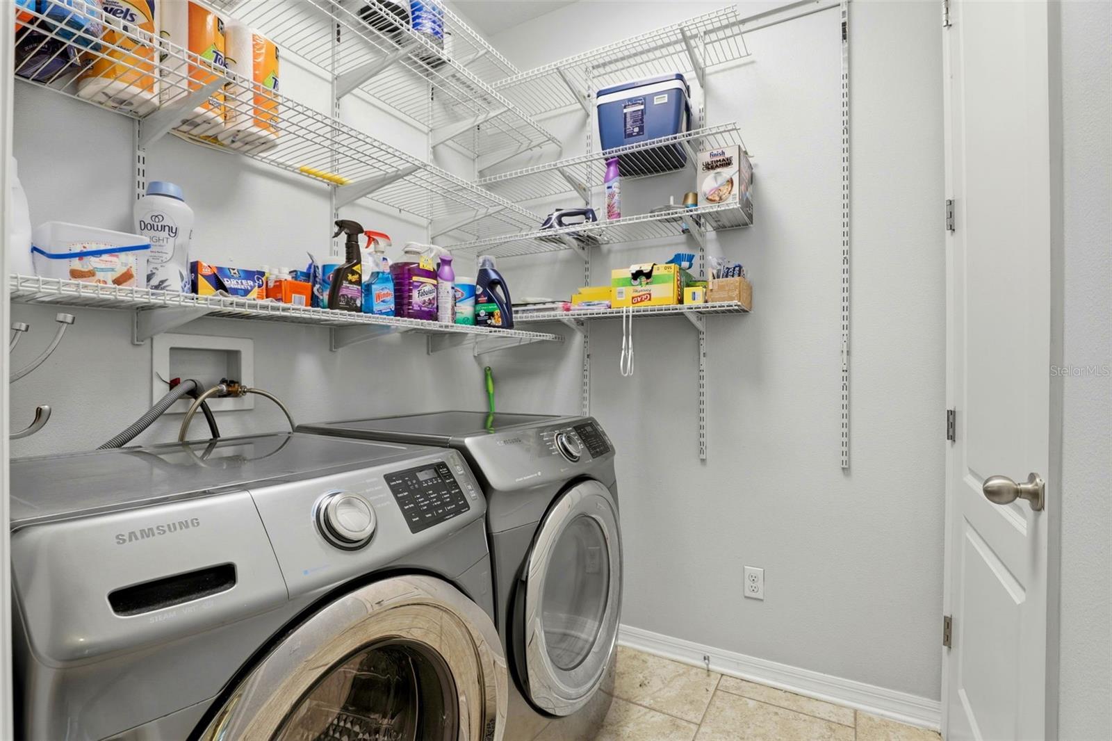 WATERS EDGE/LK NONA UN 01 - Residential