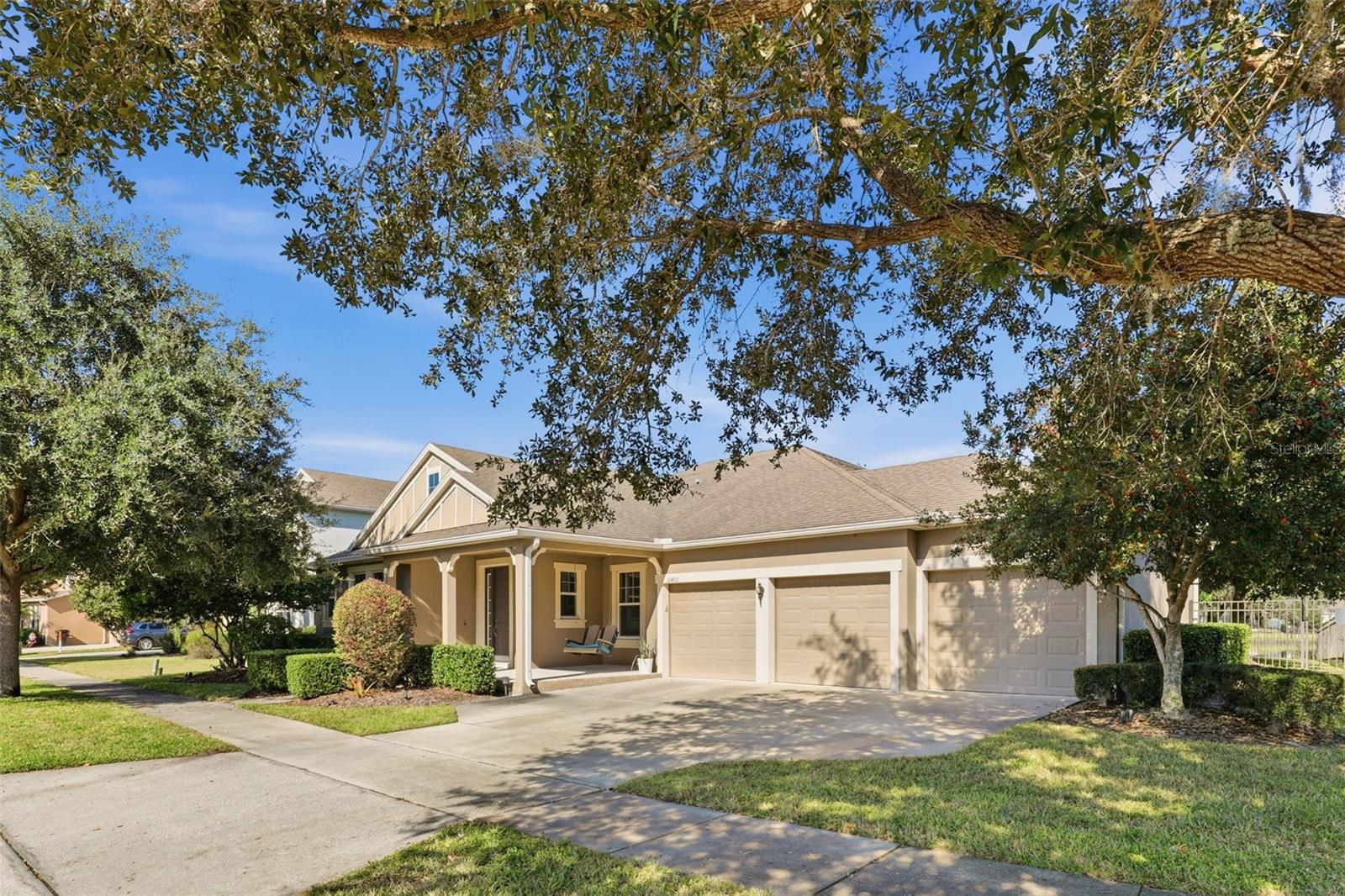 WATERS EDGE/LK NONA UN 01 - Residential