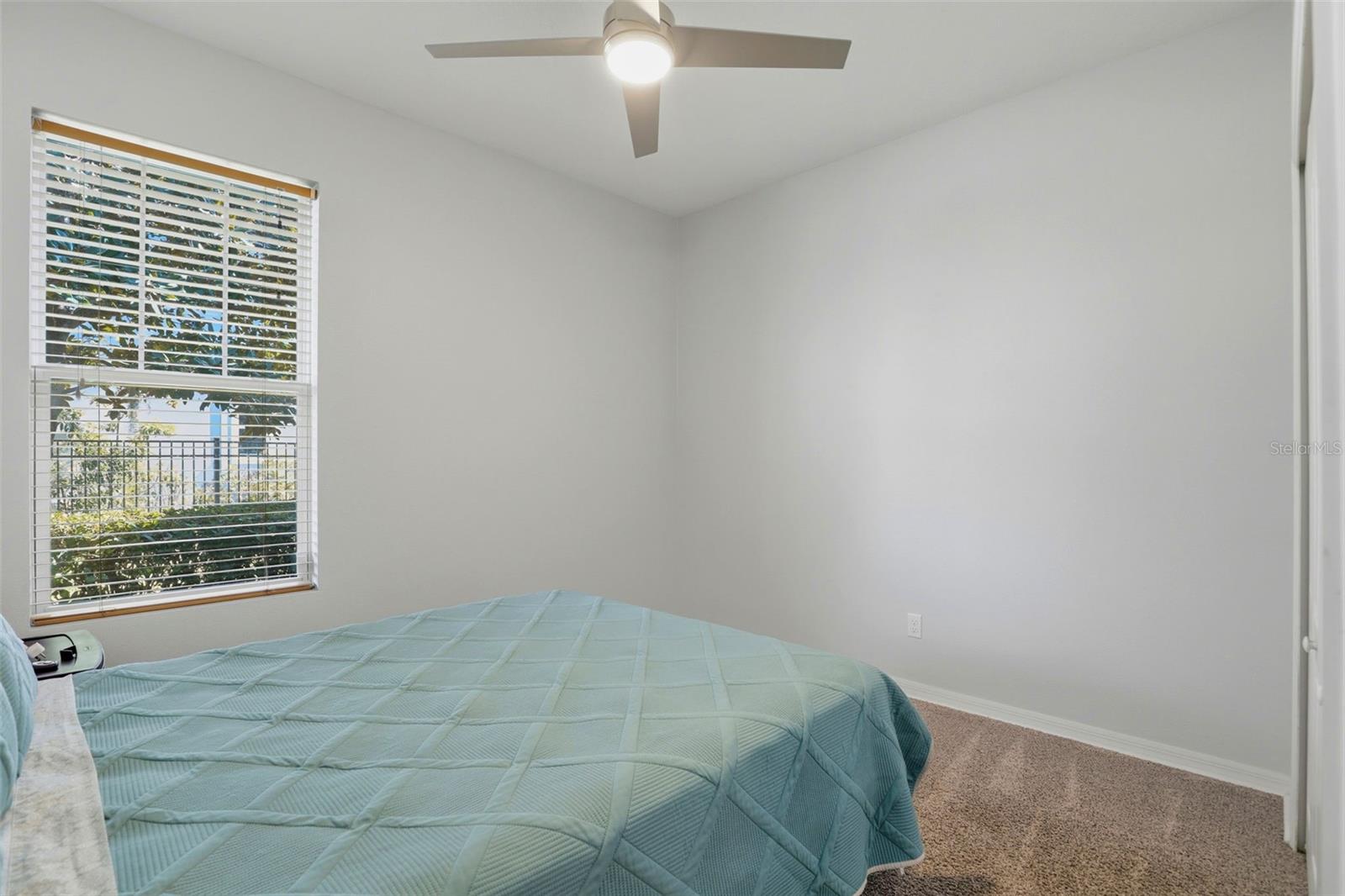 WATERS EDGE/LK NONA UN 01 - Residential