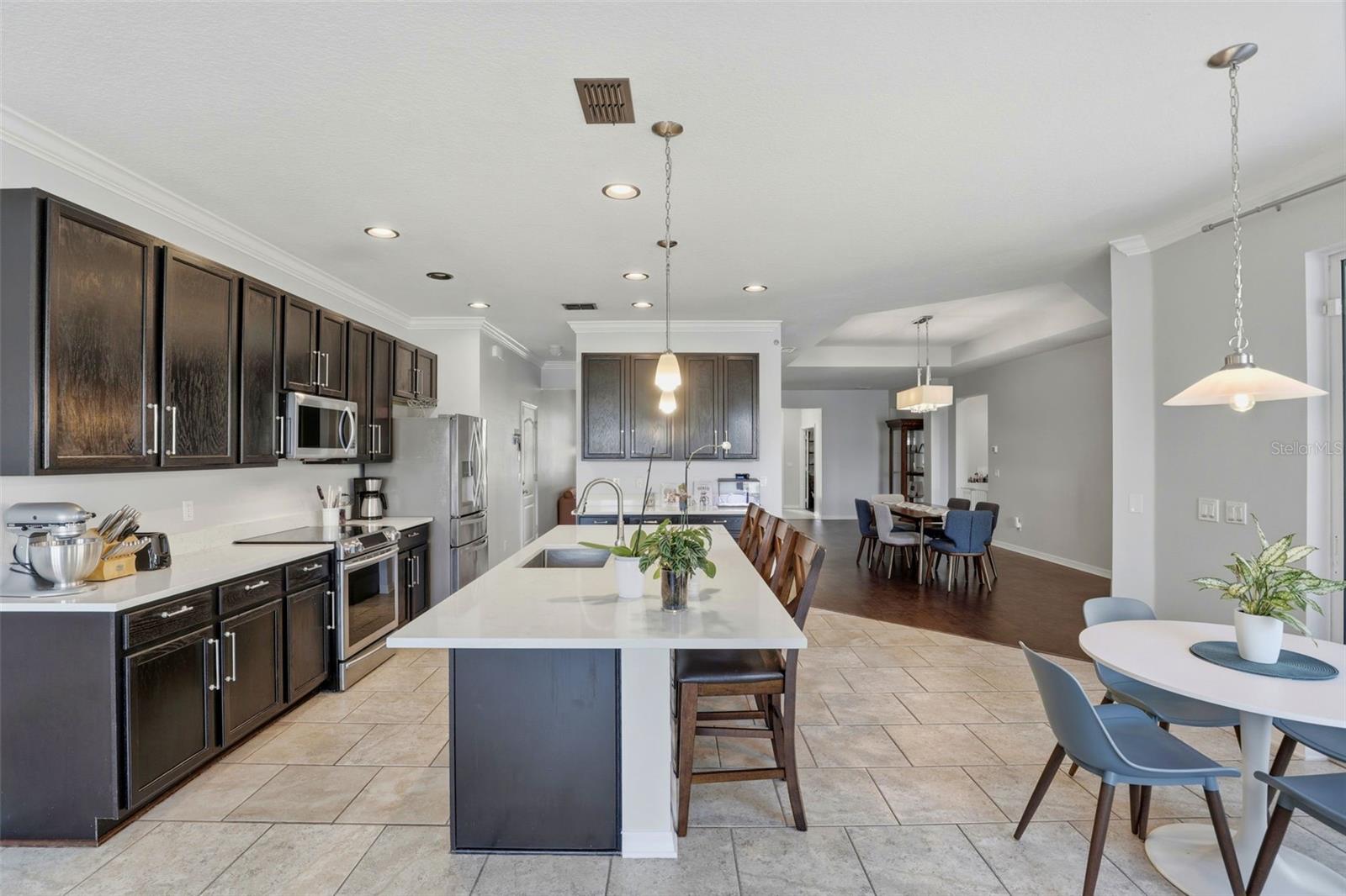 WATERS EDGE/LK NONA UN 01 - Residential