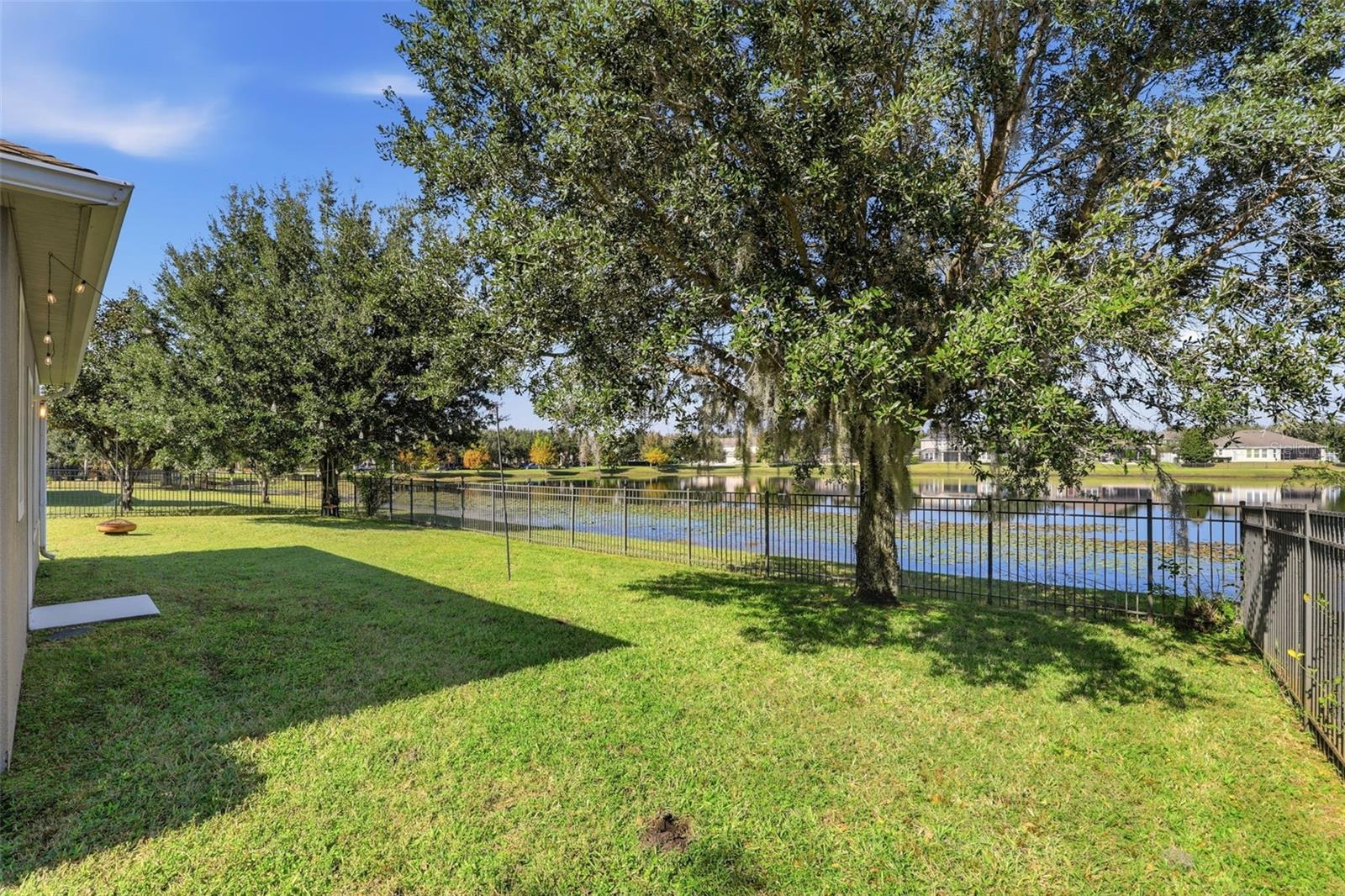 WATERS EDGE/LK NONA UN 01 - Residential