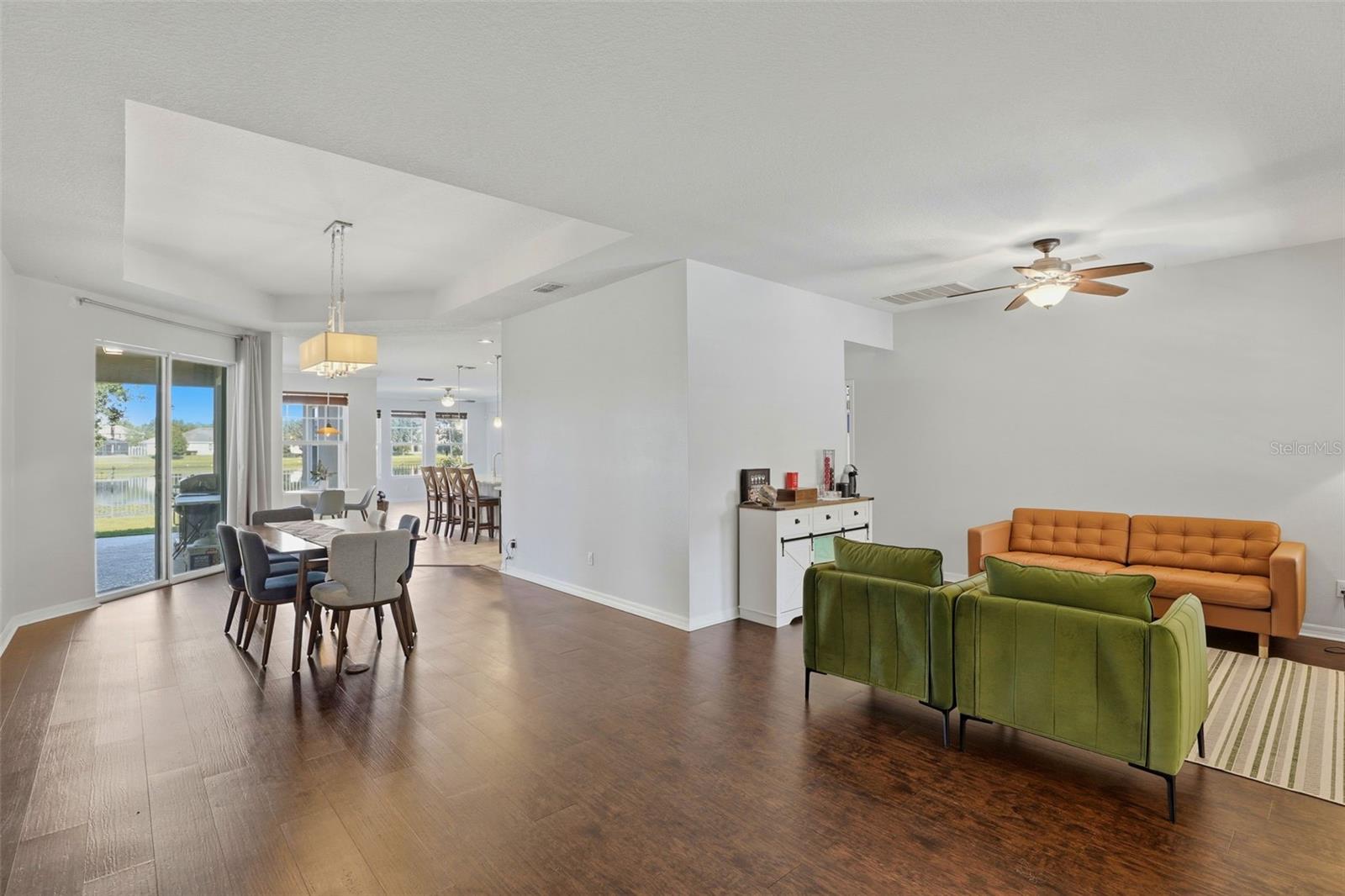 WATERS EDGE/LK NONA UN 01 - Residential