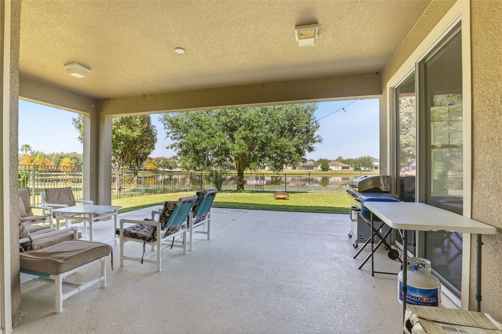 WATERS EDGE/LK NONA UN 01 - Residential