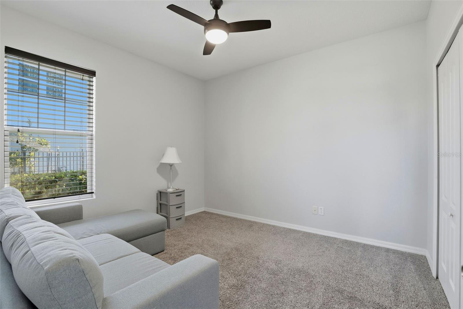 WATERS EDGE/LK NONA UN 01 - Residential