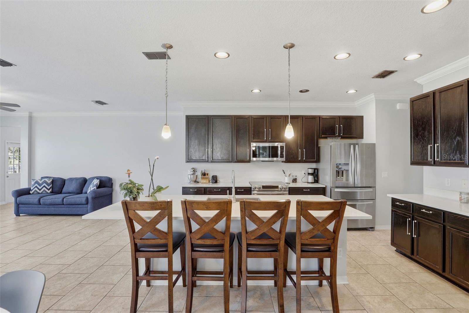 WATERS EDGE/LK NONA UN 01 - Residential