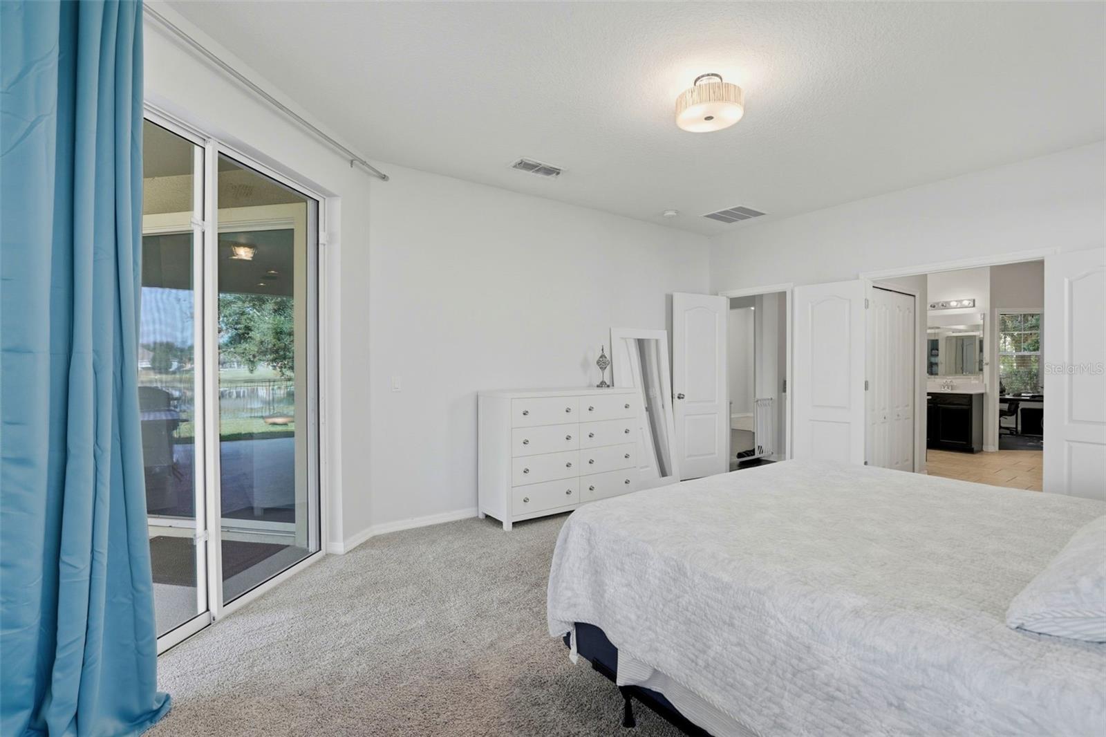 WATERS EDGE/LK NONA UN 01 - Residential