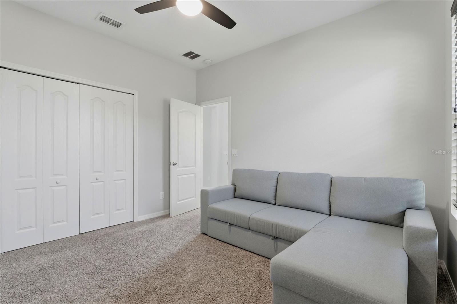 WATERS EDGE/LK NONA UN 01 - Residential