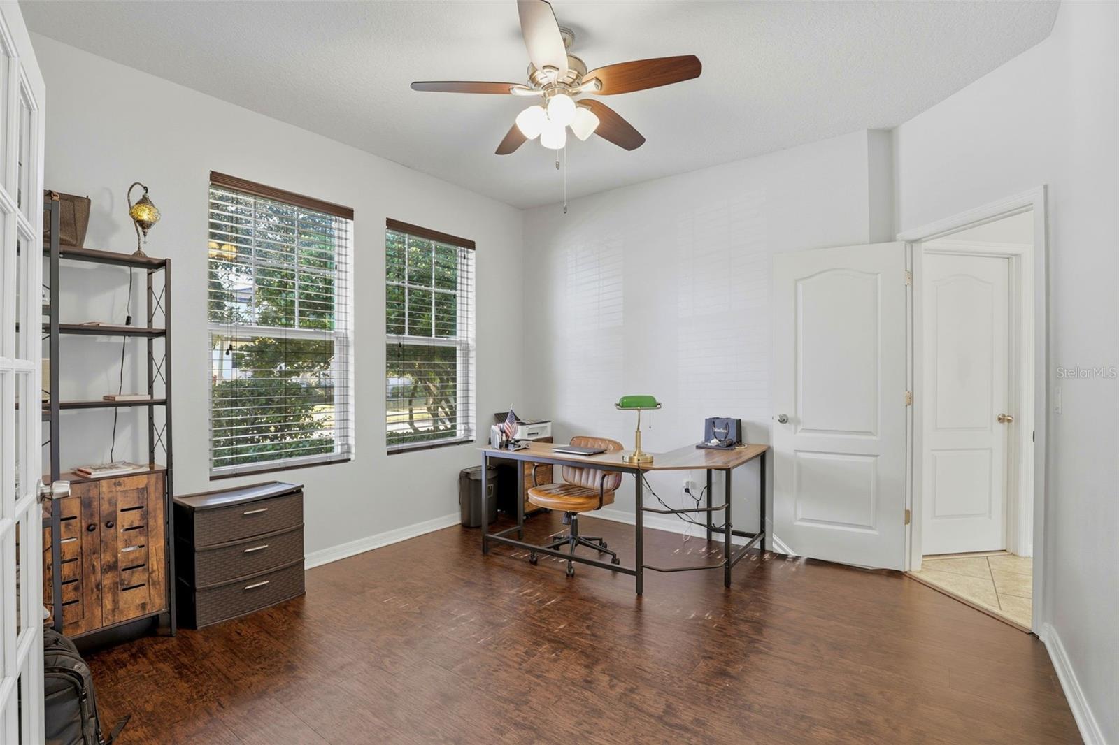 WATERS EDGE/LK NONA UN 01 - Residential