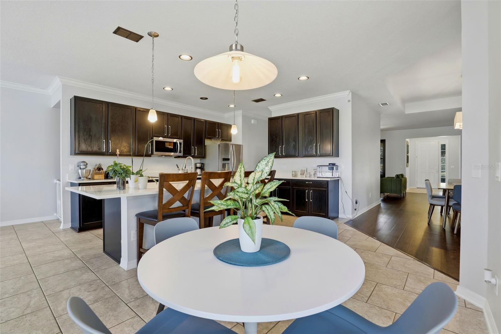 WATERS EDGE/LK NONA UN 01 - Residential