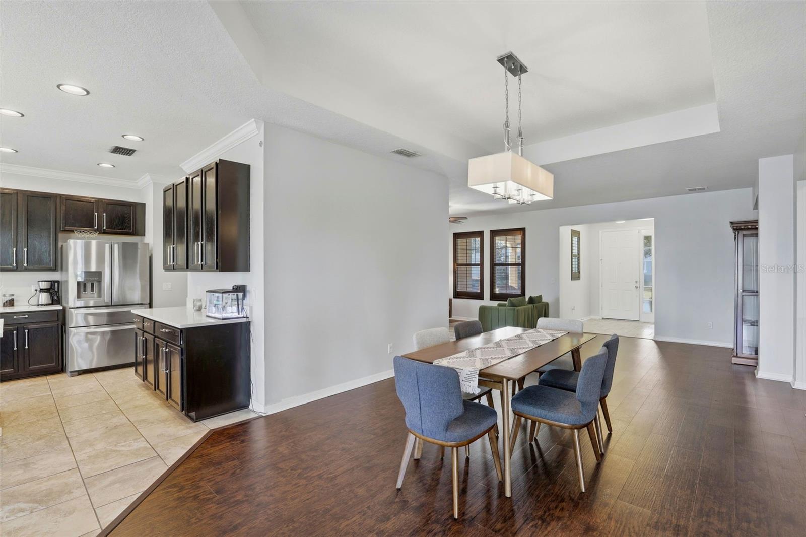 WATERS EDGE/LK NONA UN 01 - Residential