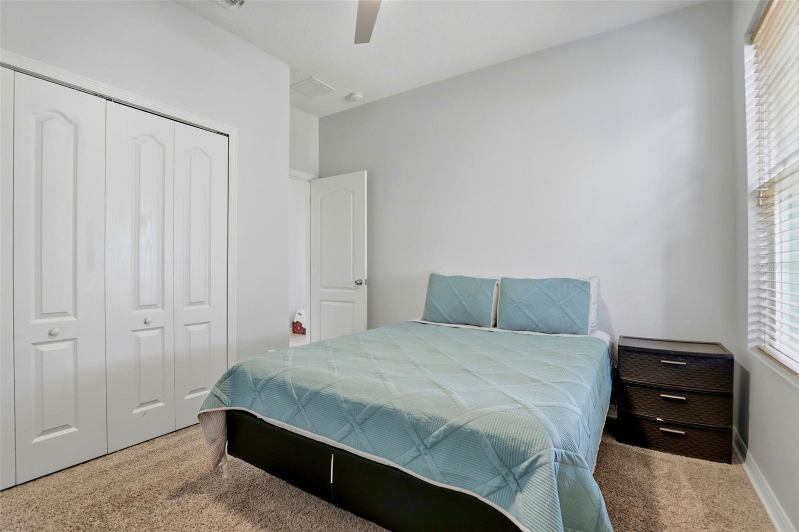 WATERS EDGE/LK NONA UN 01 - Residential