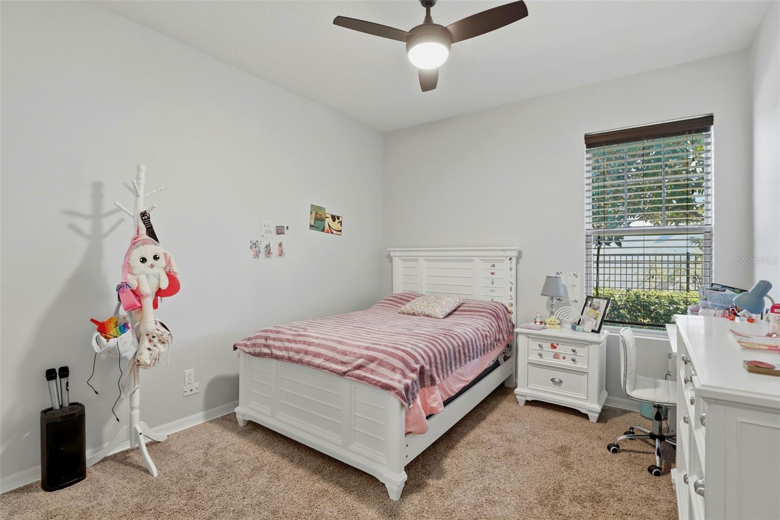 WATERS EDGE/LK NONA UN 01 - Residential