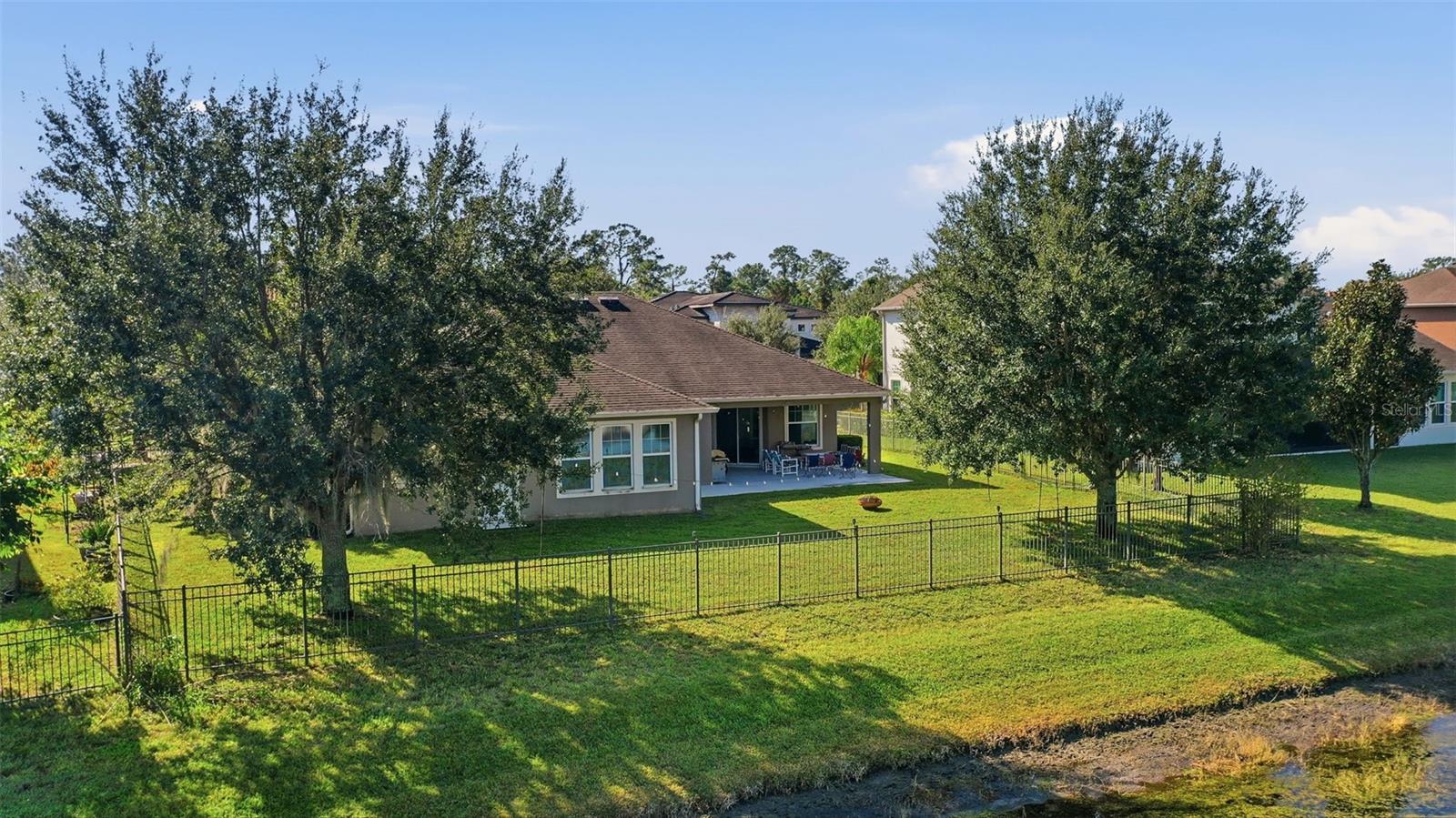 WATERS EDGE/LK NONA UN 01 - Residential