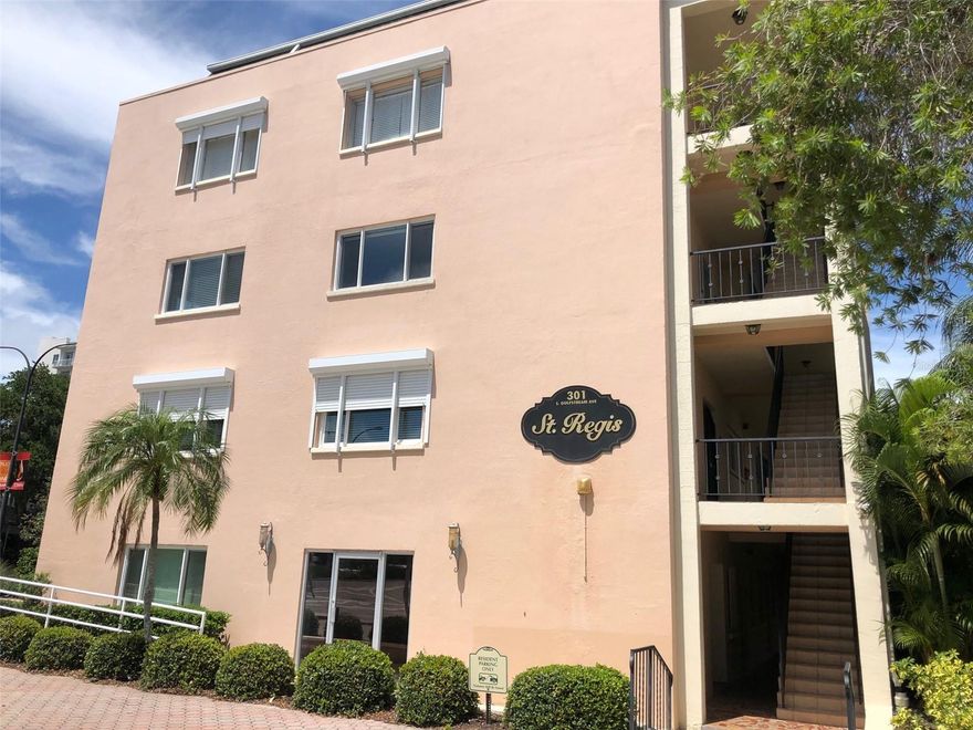 WALKING DISTANCE to Bayfront Park, Marina Jacks and everything Downtown Sarasota has to offer! Downtown living! Beautiful 2 bedroom/ 2 bath condo available for annual rental in Downtown Sarasota. This penthouse unit at the quaint St. Regis has been beautifully updated and is being offered unfurnished. This condo is very light, bright and spacious and features tile flooring throughout as well as elegant plantation shutters on all windows. Located in the heart of Downtown Sarasota and just minutes to all of the action- World Class dining, entertainment, John Ringling Bridge, Farmer’s Market, SRQ airport and Selby Gardens. Covered parking and elevator in the building. No pets, please. *