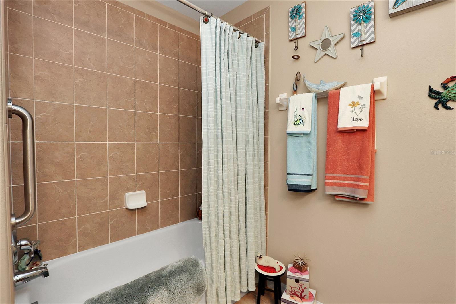 SUMMERGLEN - Residential