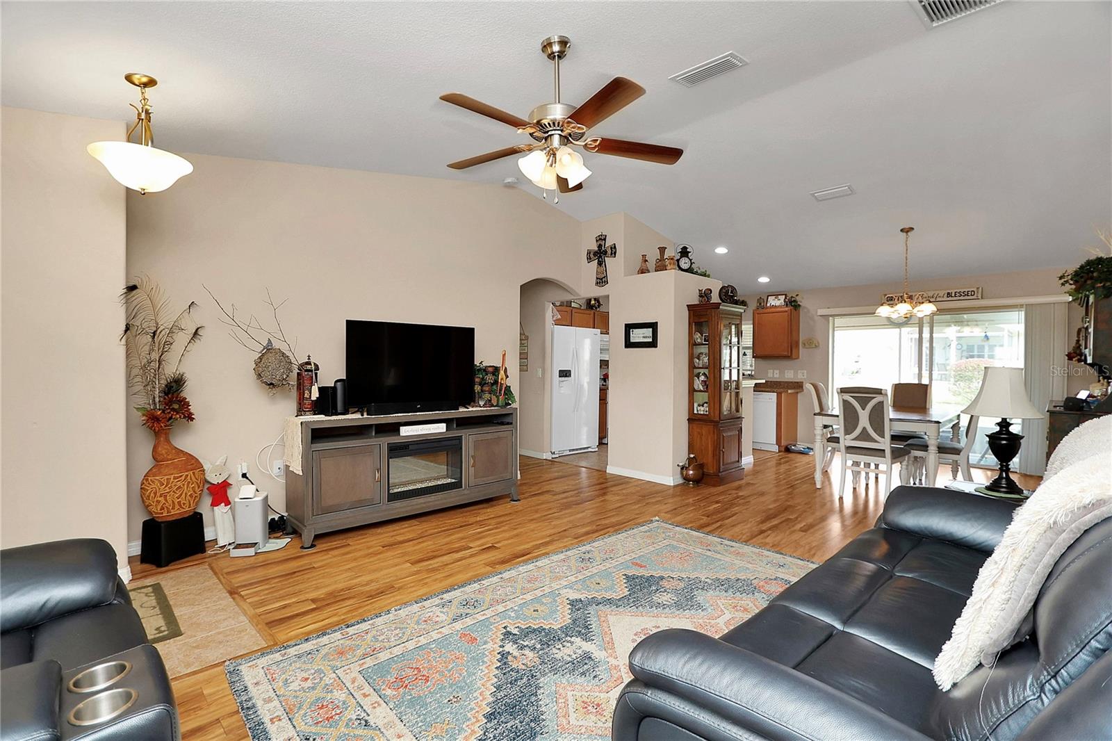 SUMMERGLEN - Residential