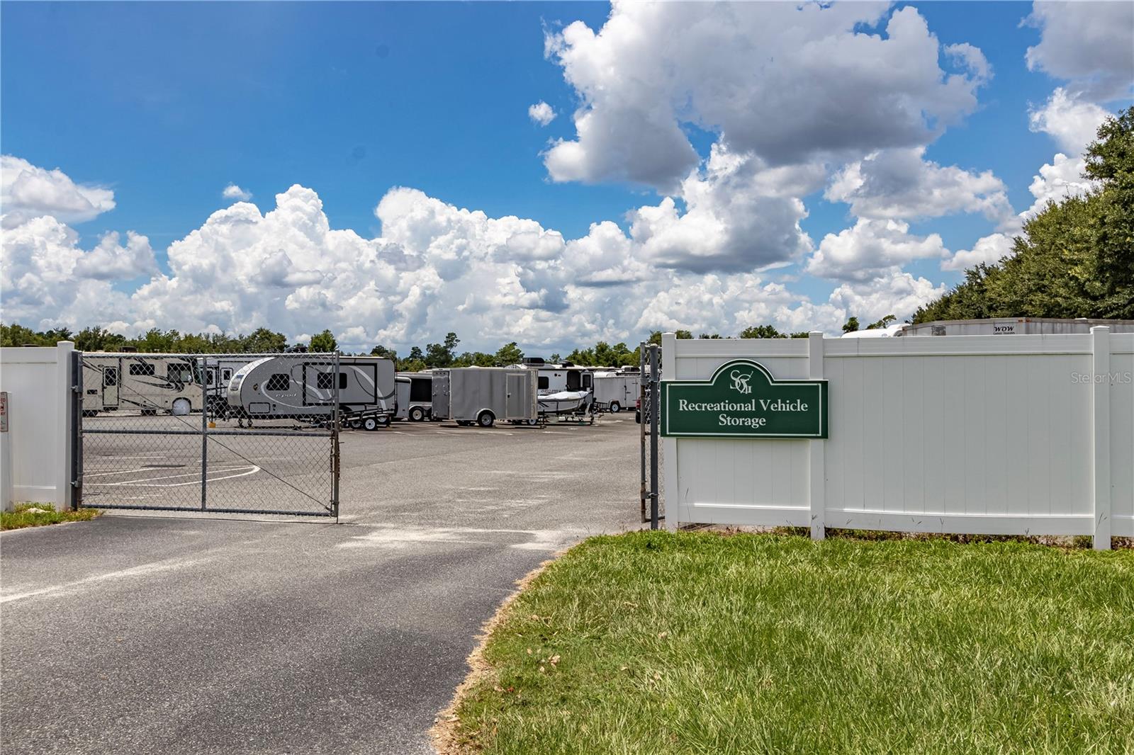 SUMMERGLEN - Residential