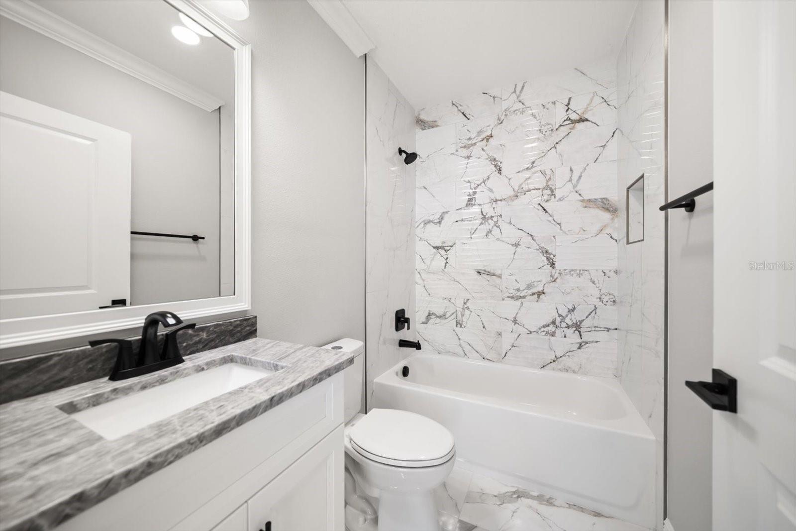 LA BRISA DEL MAR CONDO - Residential