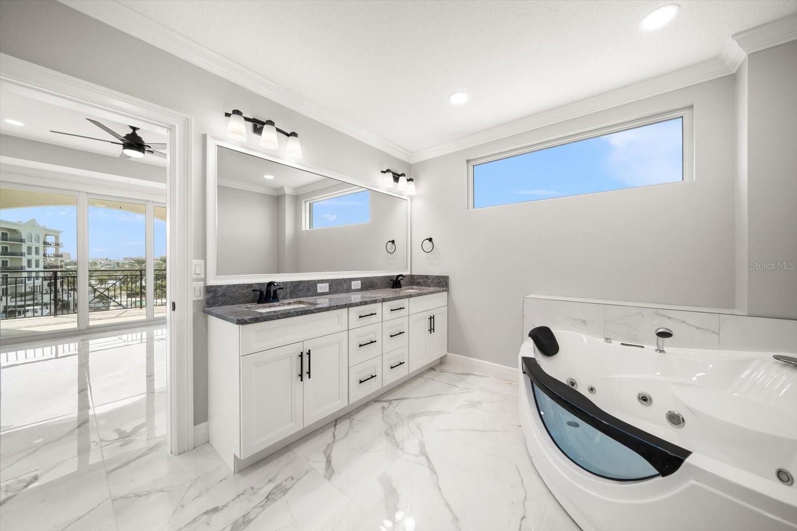 LA BRISA DEL MAR CONDO - Residential