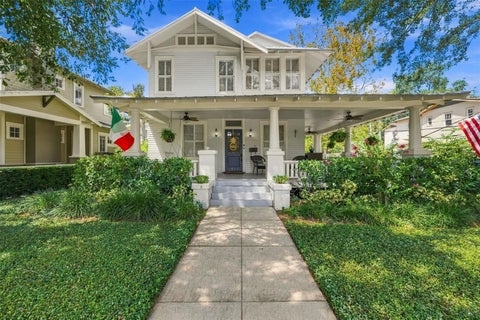 Photo of 1801 W Hills Avenue, Tampa, FL 33606 (MLS # TB8539219)