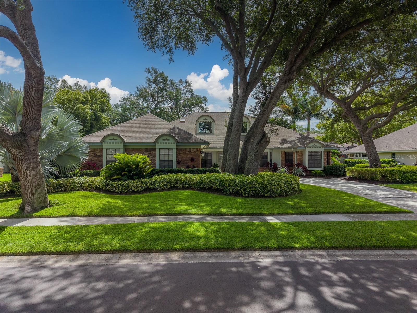 BARRINGTON OAKS WEST - Residential
