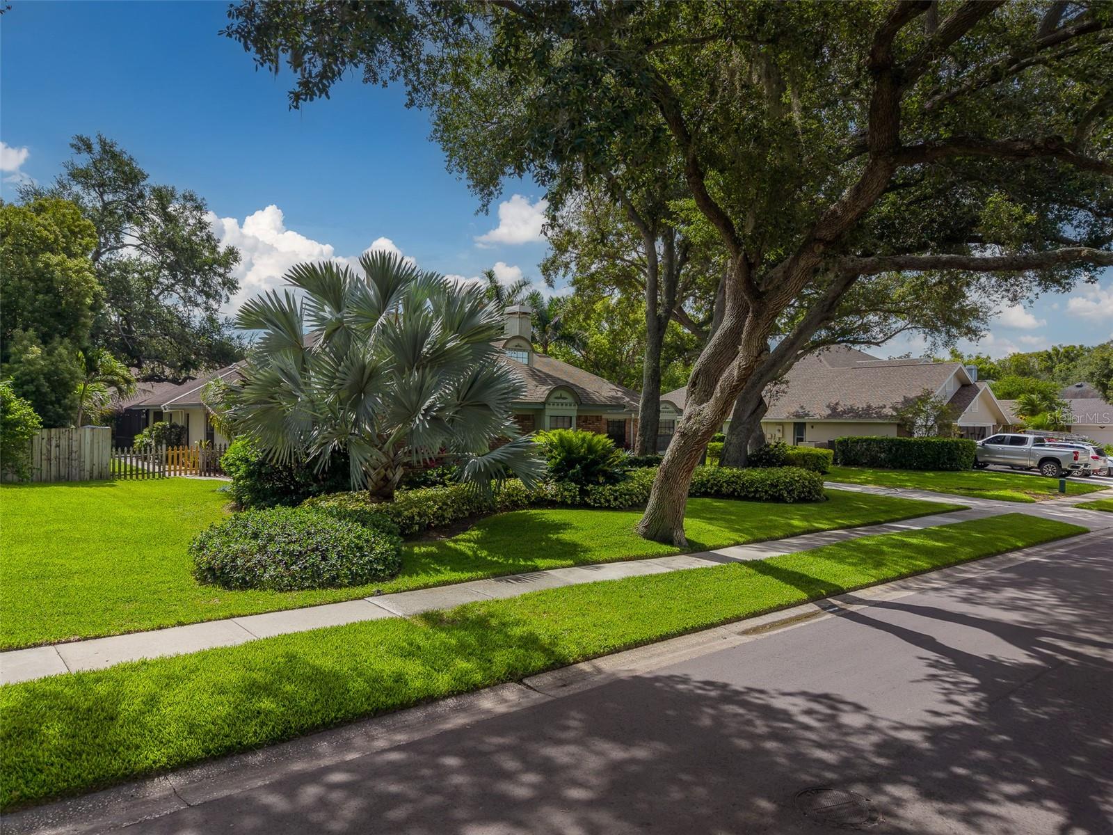 BARRINGTON OAKS WEST - Residential