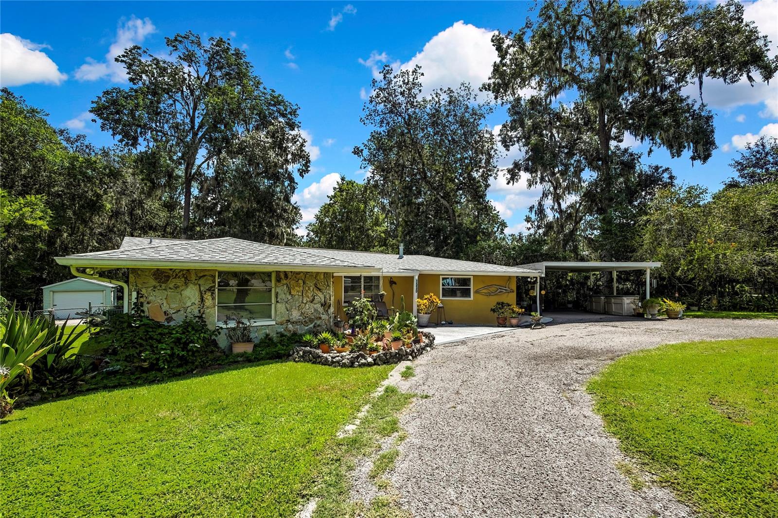 1530 OAKHURST DRIVE