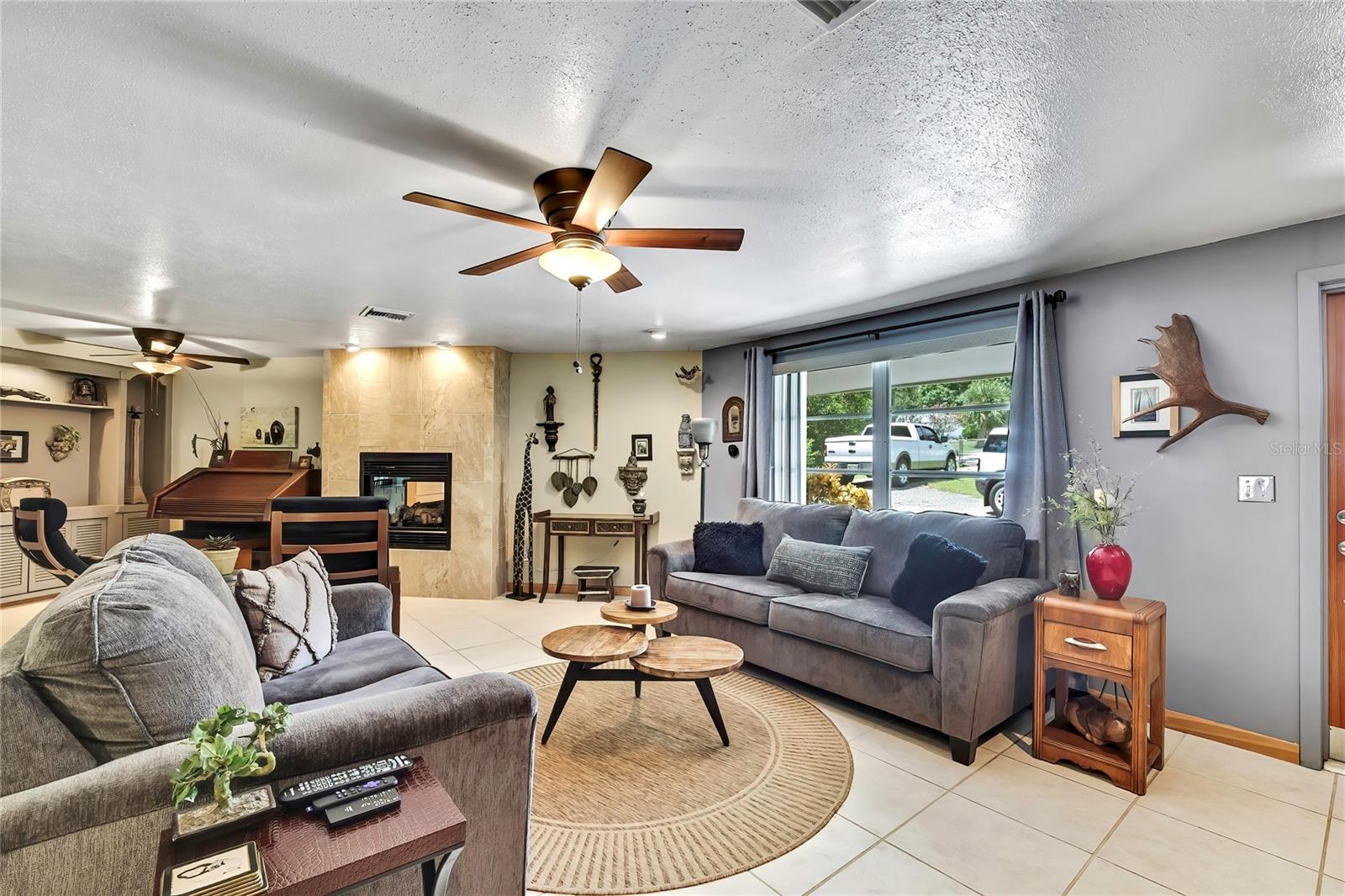 1530 OAKHURST DRIVE