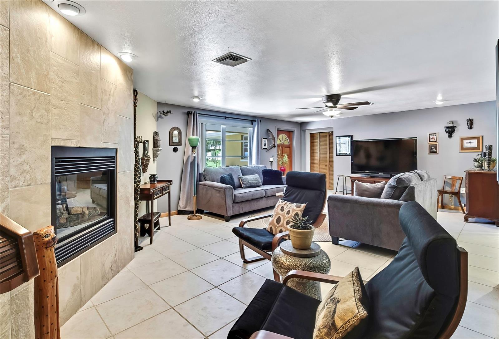 1530 OAKHURST DRIVE