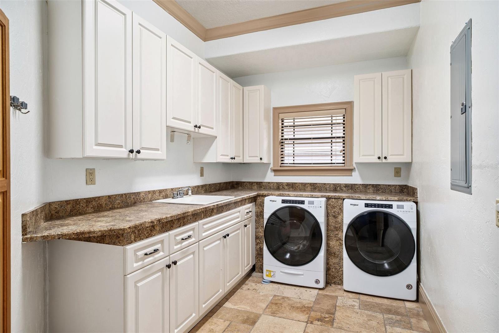 KEENES POINTE - Residential