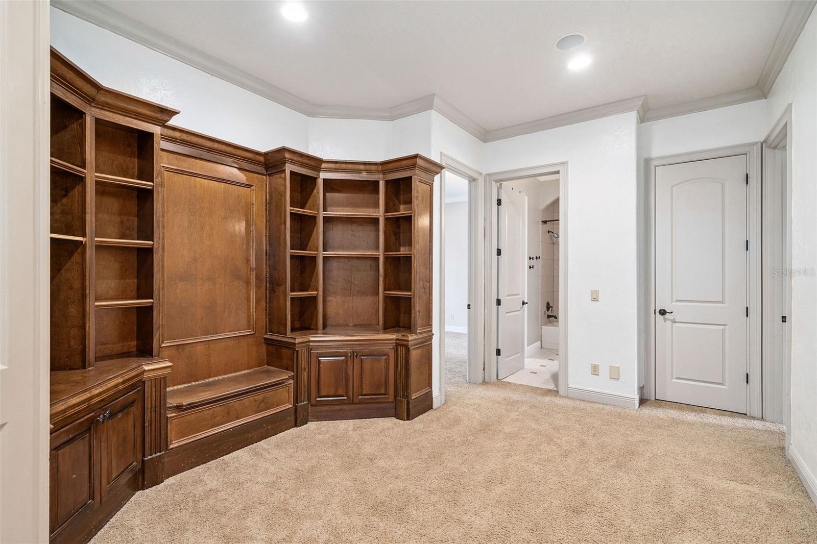 KEENES POINTE - Residential