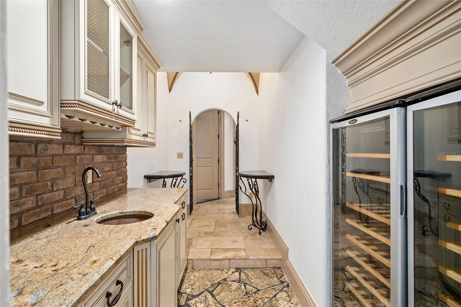 KEENES POINTE - Residential