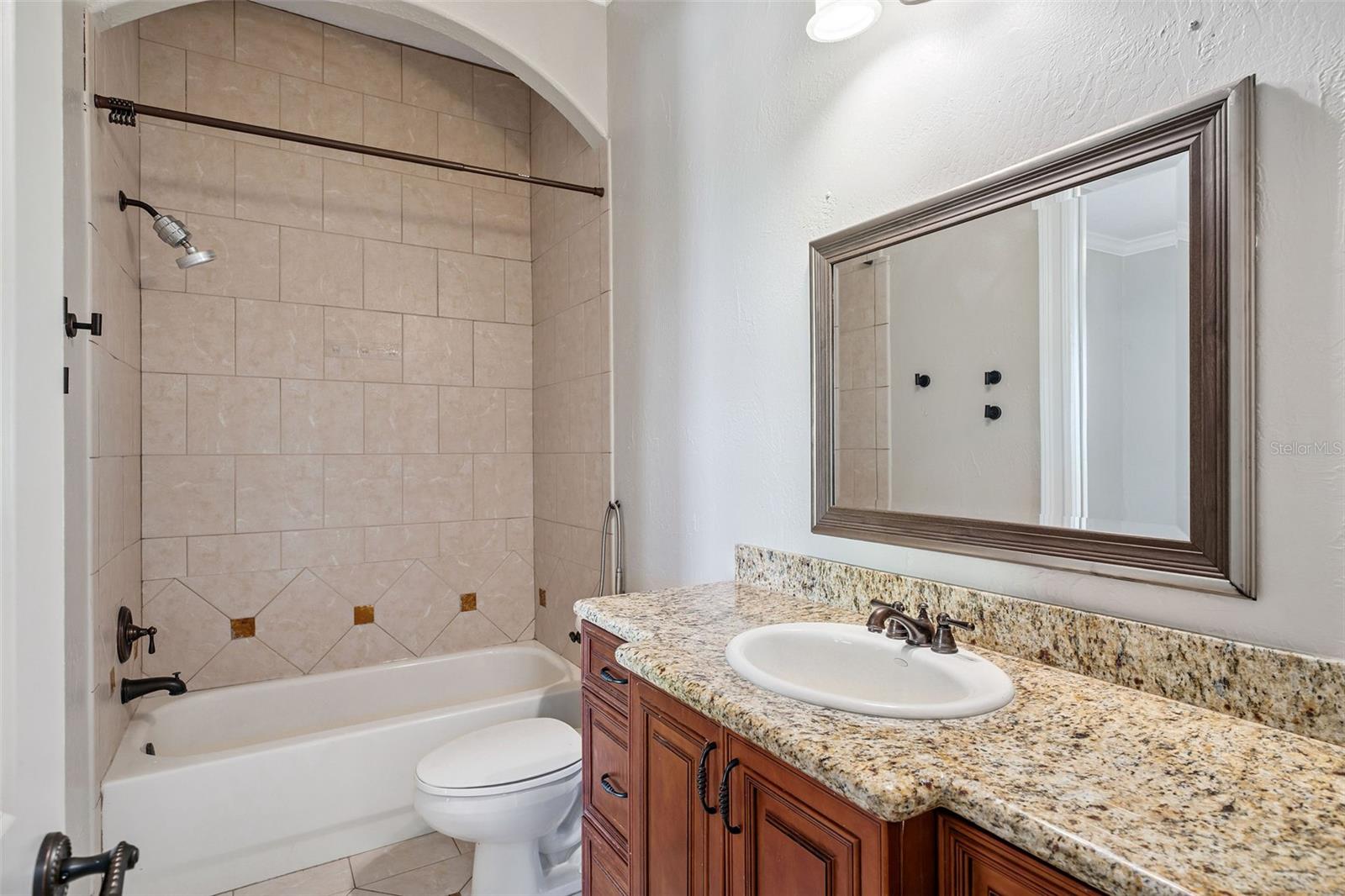 KEENES POINTE - Residential
