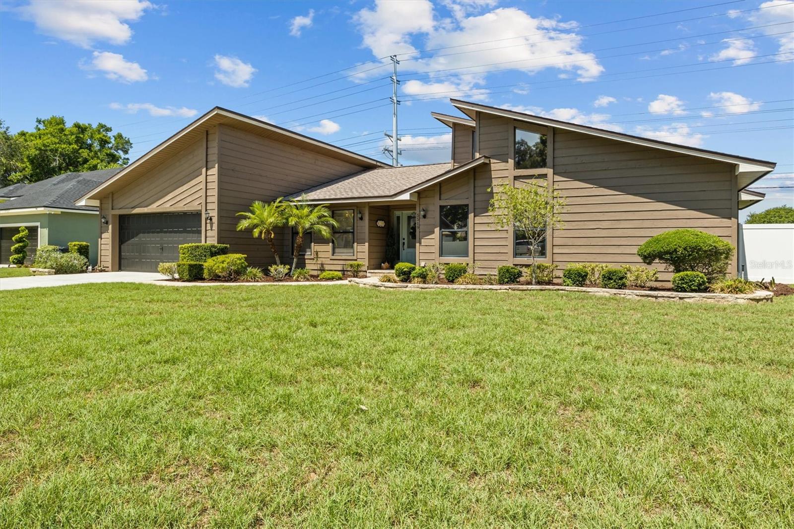 5519 CLUB HILL W