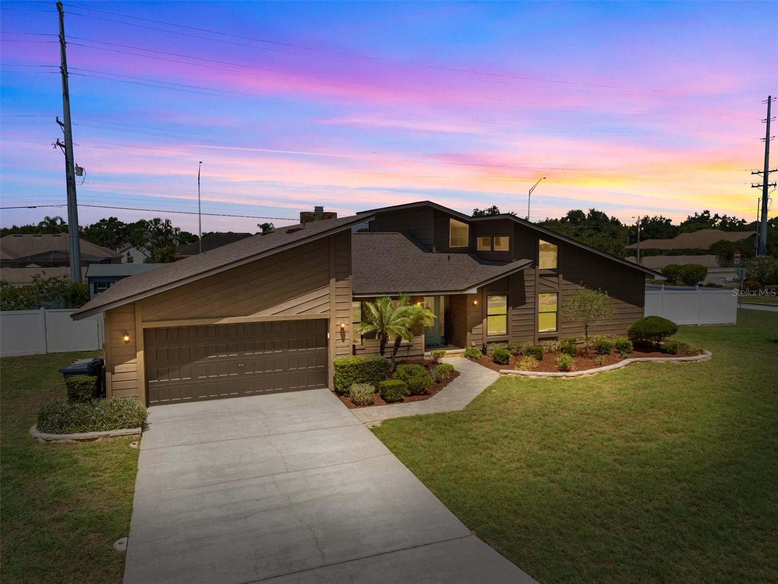 5519 CLUB HILL W