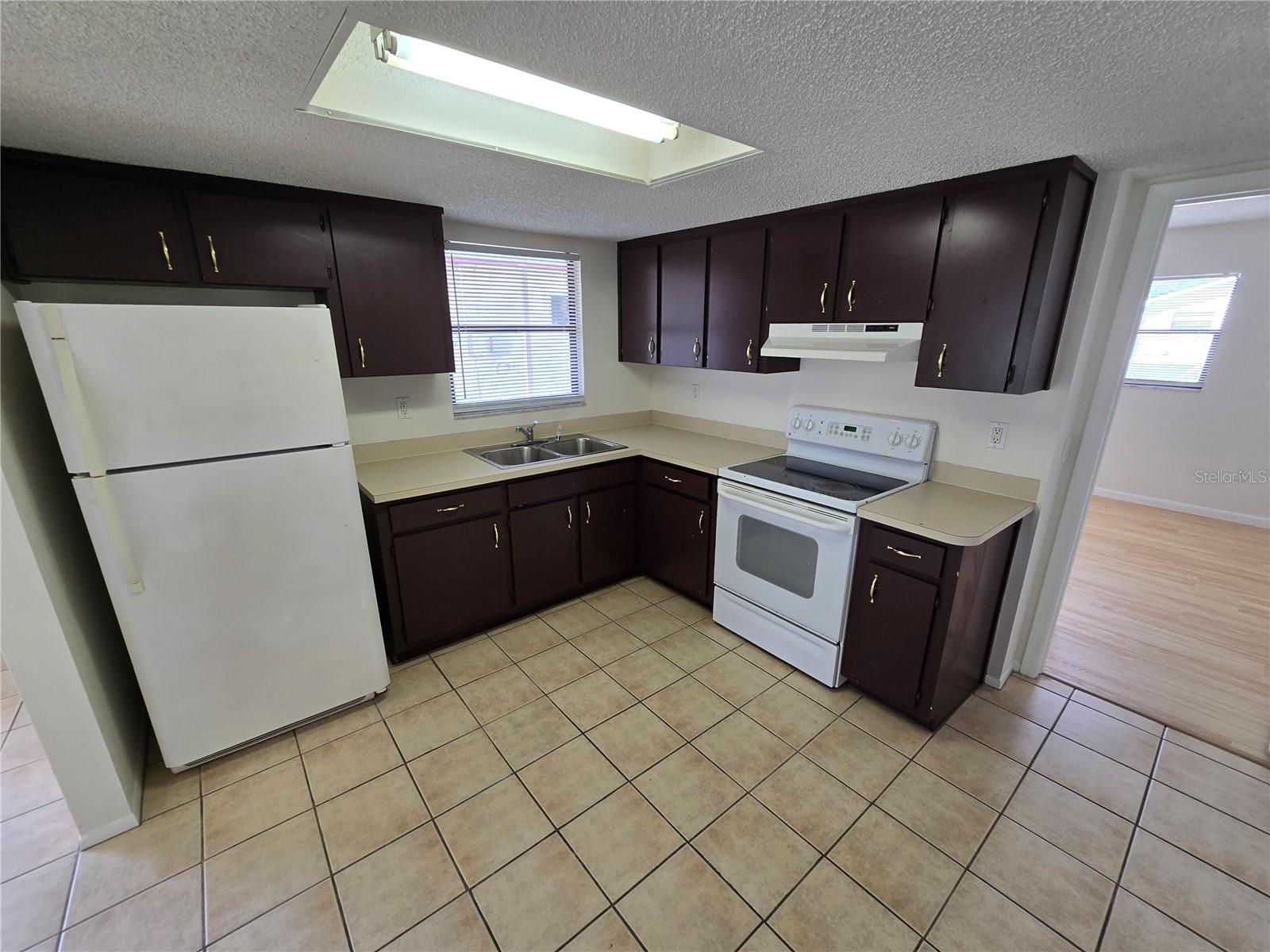SHADOW RIDGE - Residential Lease