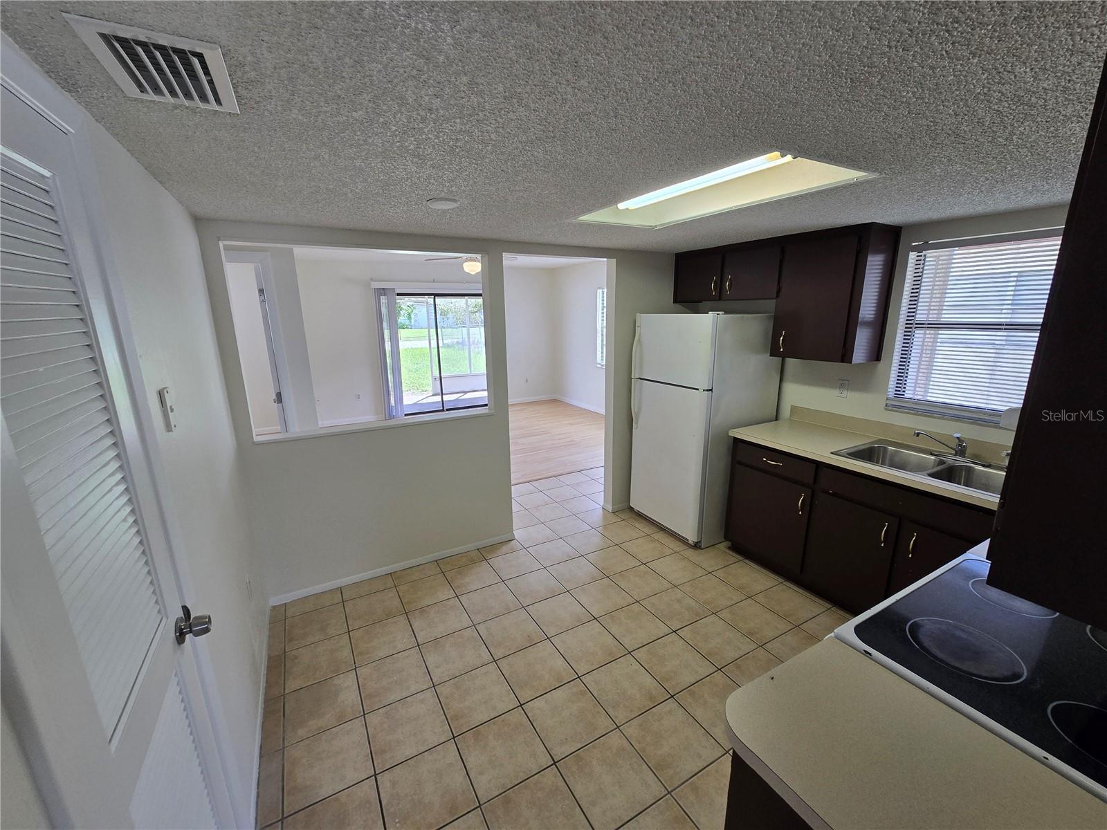 SHADOW RIDGE - Residential Lease