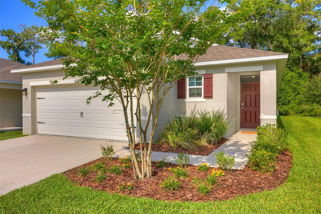Photo of 372 Pelham Park Drive, Deland, FL 32720 (MLS # V4949185)