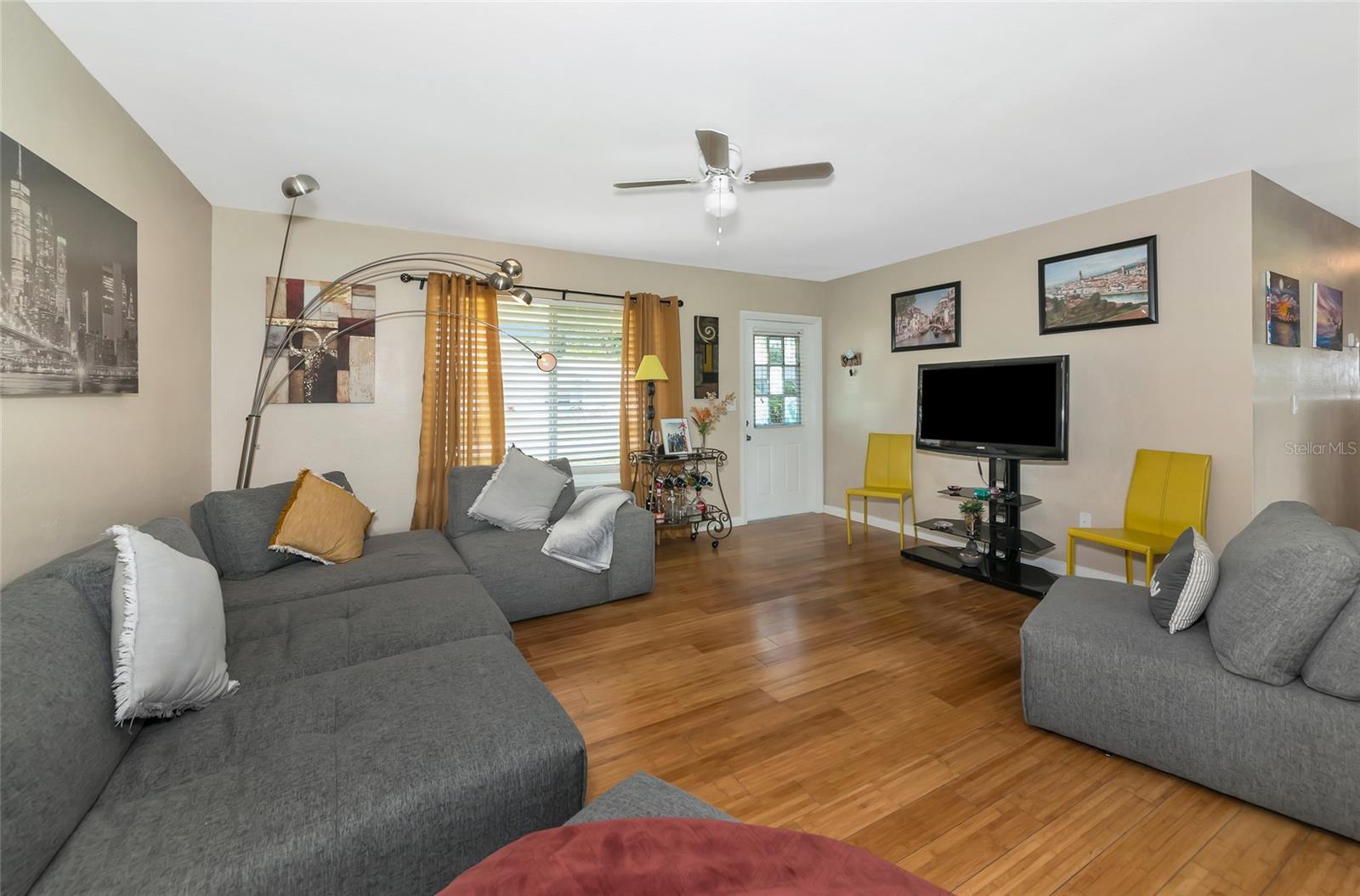 2500 ROXBURY CIRCLE