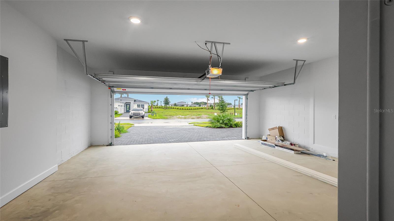 CRESSWIND AT LAKE HARRIS - Residential