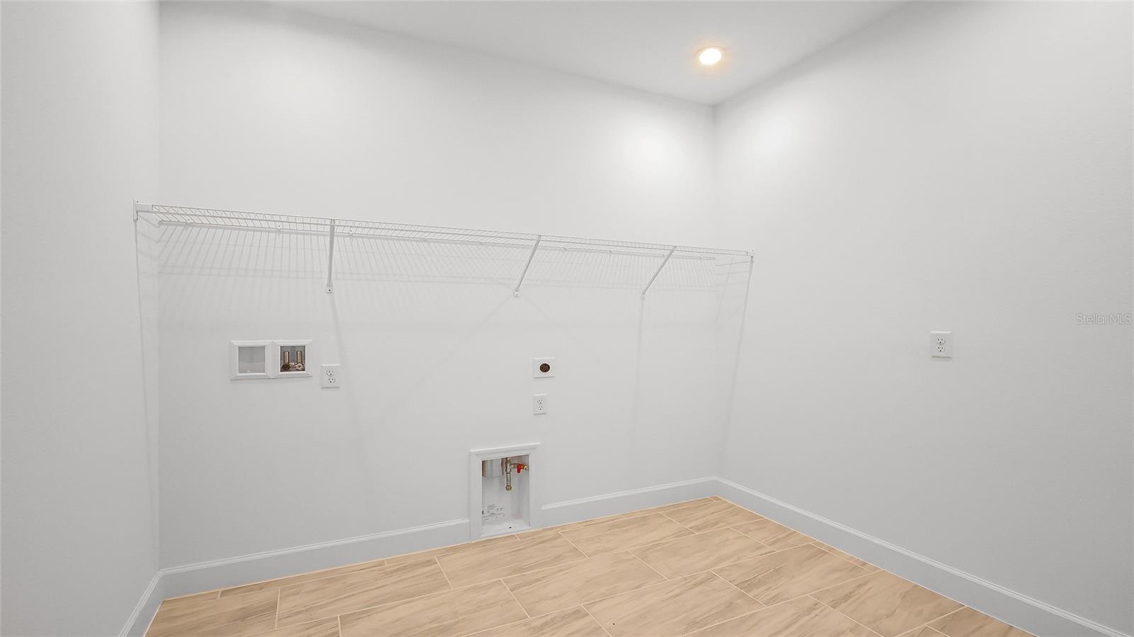 CRESSWIND AT LAKE HARRIS - Residential