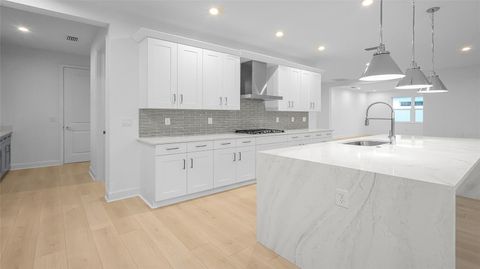 Tiny photo for 1615 Bellagio Loop, Tavares, FL 32778 (MLS # W7880648)