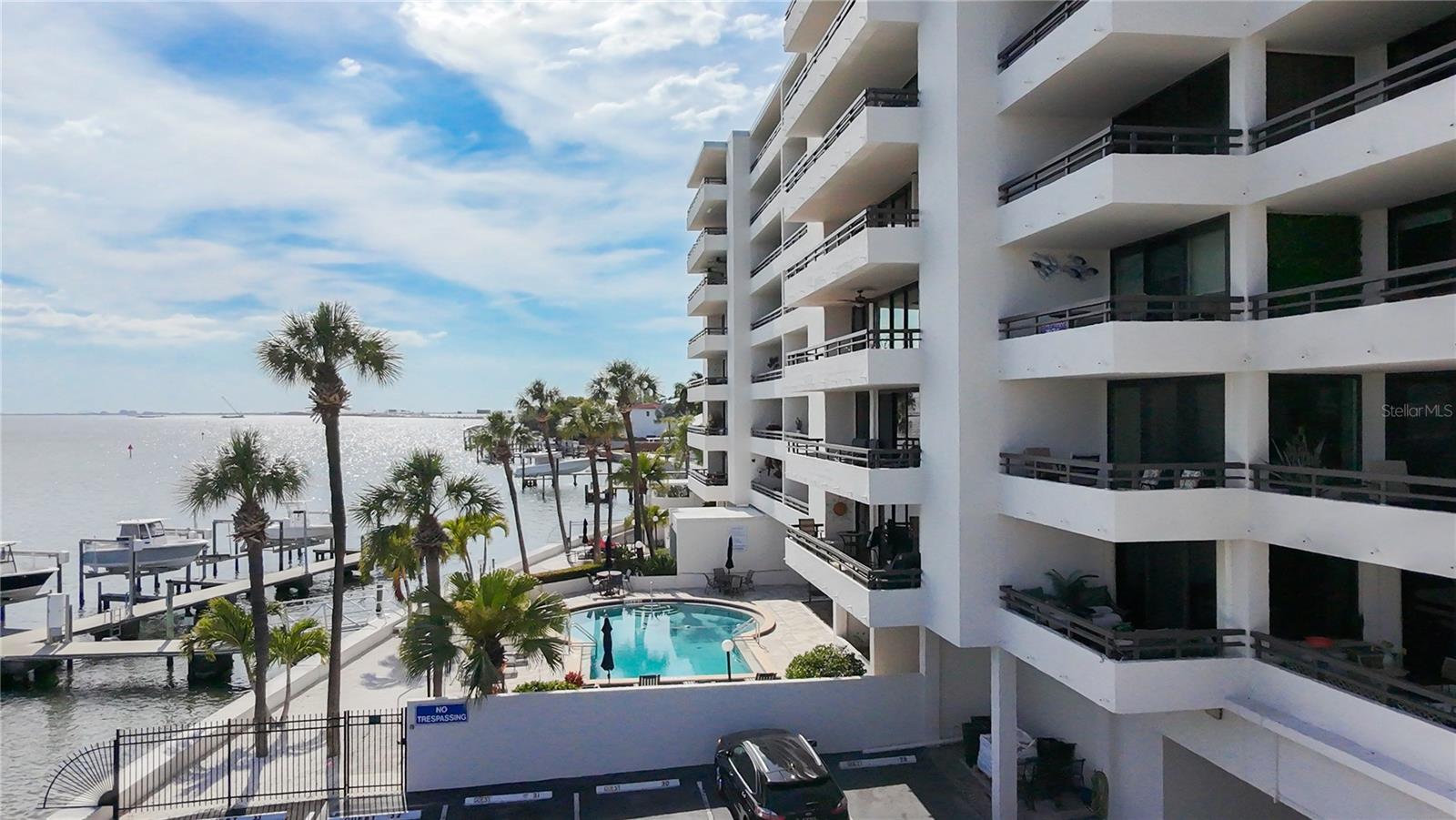 5700 MARINER CONDO APART - Residential