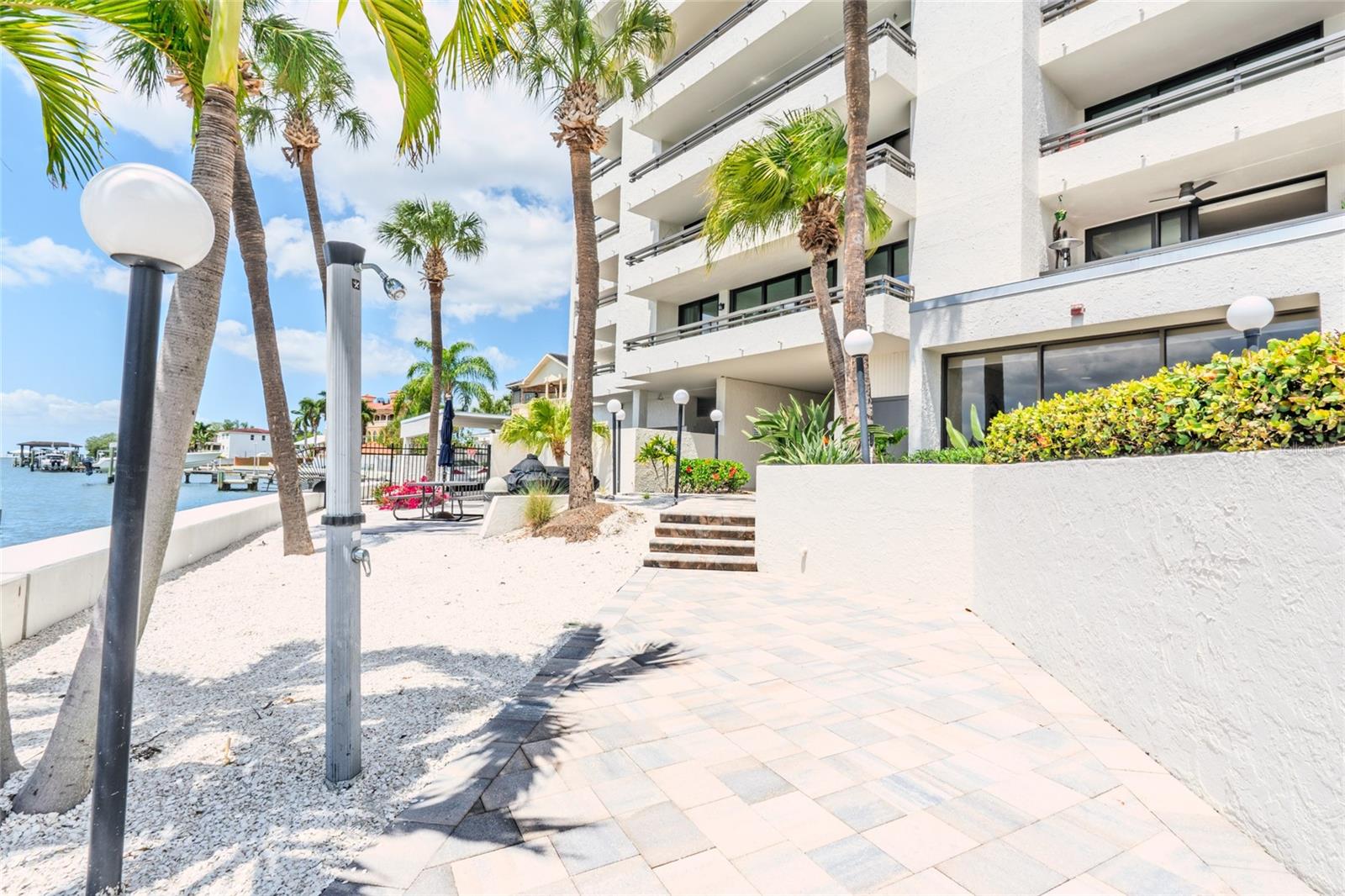5700 MARINER CONDO APART - Residential